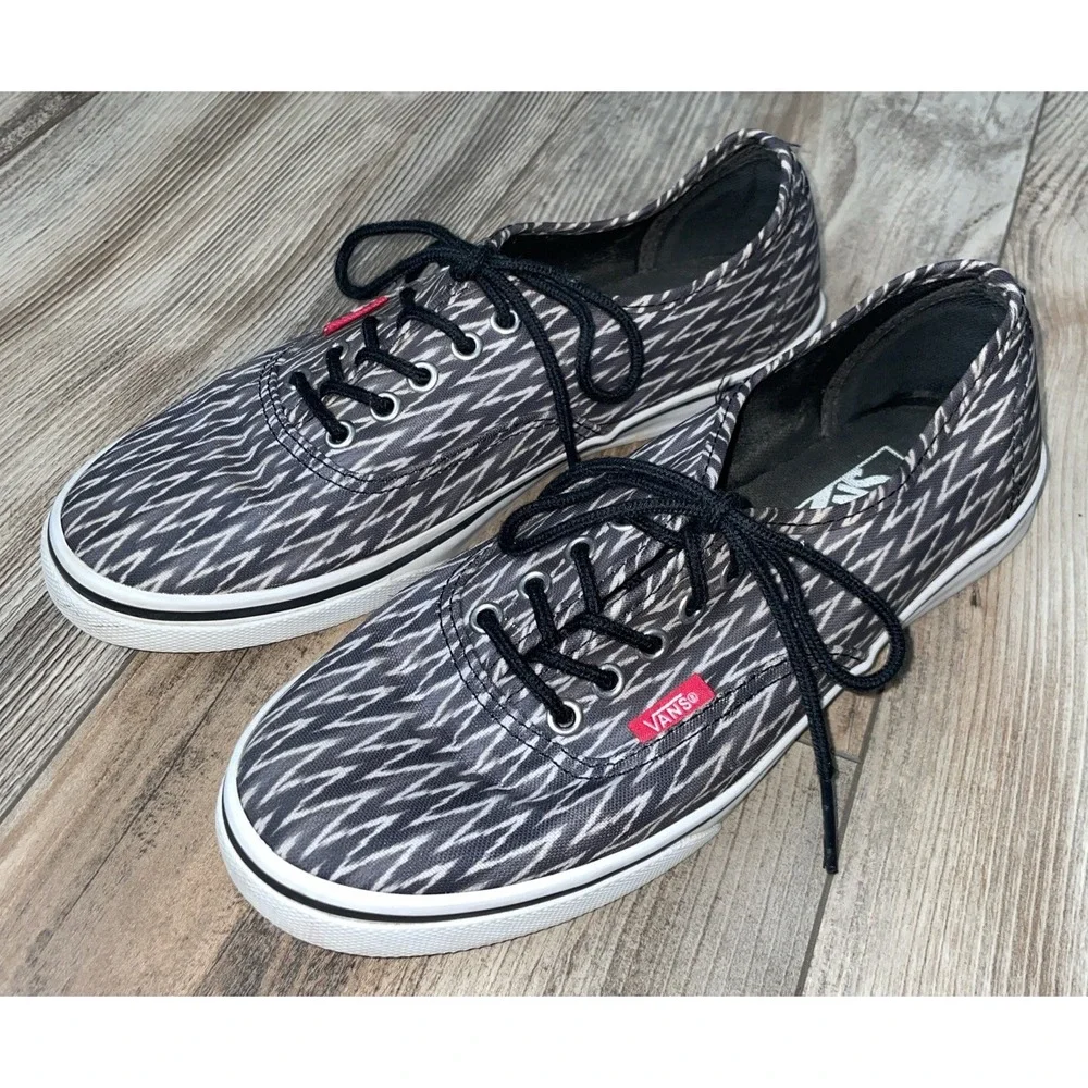 Vans Unisex-Adult Chevron Print Sneakers, blkgray,‎ M 6— W 7.5